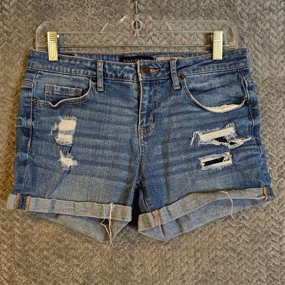 Aeropostale Womens Midi Denim Shorts Blue Distressed Cuffed Medium Wash Size 6
